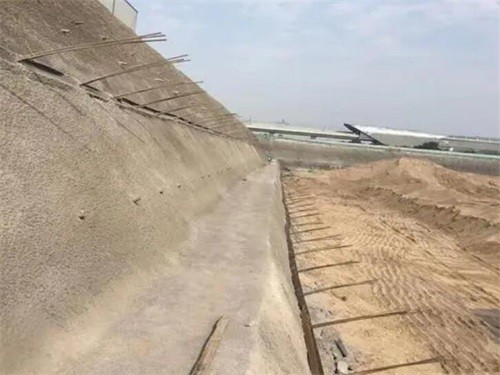 朝阳河道边坡加固